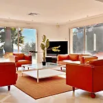 Villa Palm & Sun *
